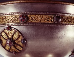 Ardagh Kadeh, Reerasta, County Limerick, gümüş yaldız, emaye, pirinç ve 228699 bronz detaylı erken 8. yüzyıl gümüşü